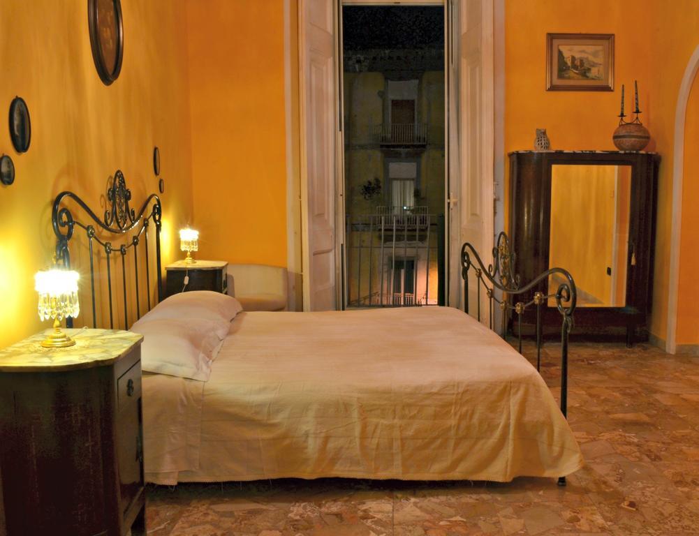 Bed and Breakfast A Casa Di Mamma Nápoles Habitación foto