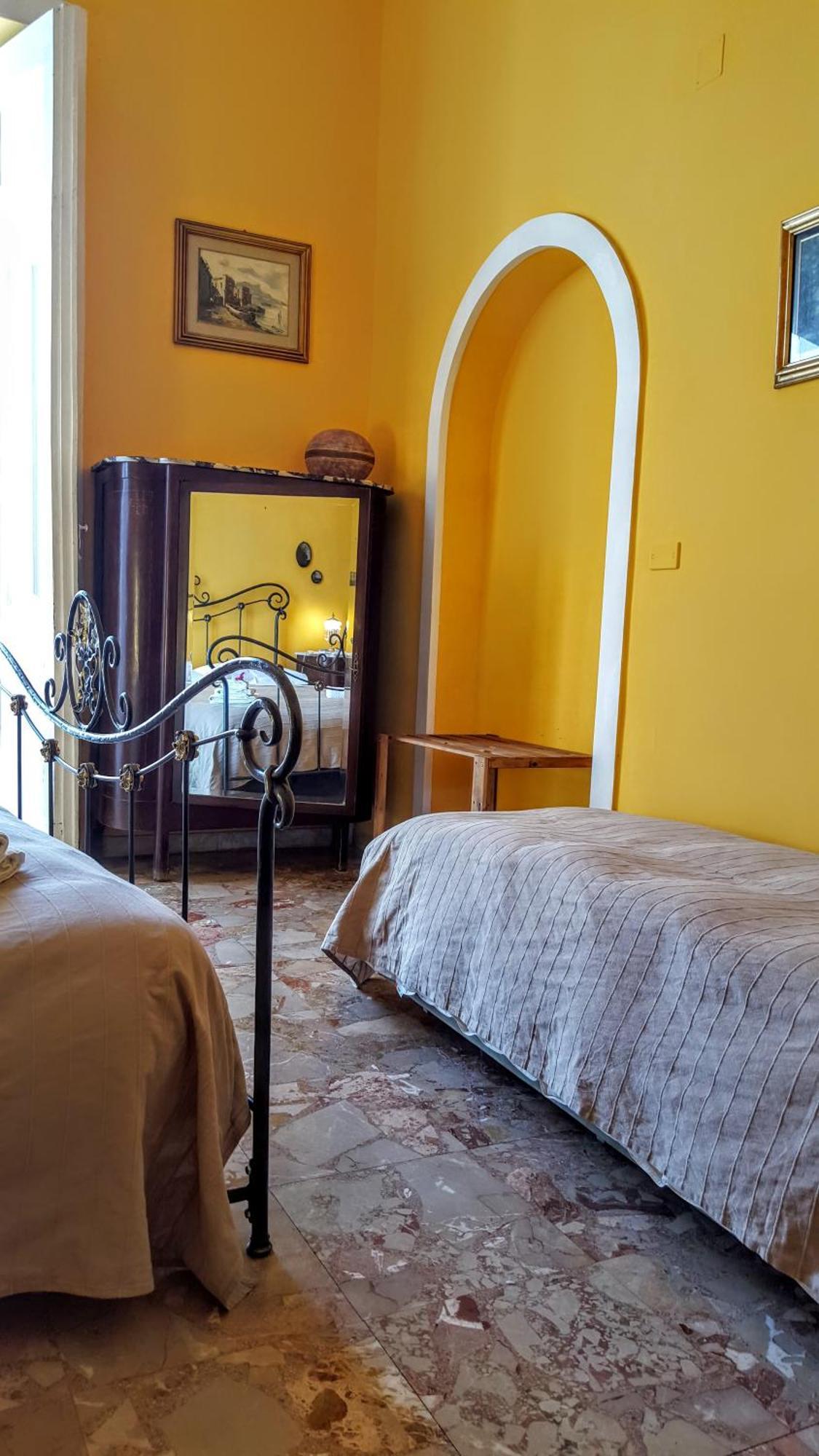 Bed and Breakfast A Casa Di Mamma Nápoles Habitación foto